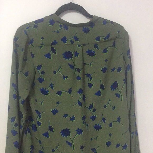 Banana Republic Women’s Blouse - Picture 4 of 6